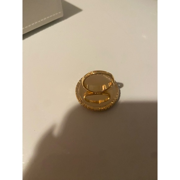 Anthropologie Embellished Stone Cocktail Ring in Pearl 14k Gold Plated - Picture 3 of 6